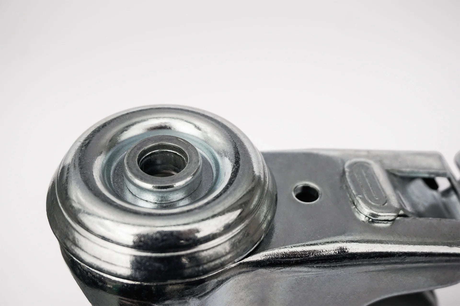 Ø 125 mm | Zestaw kołowy obrotowy z hamulcem: tworzywo guma, na otwór, łożysko ślizgowe, nośność 25 kg | 3057-125 - otwór montażowy