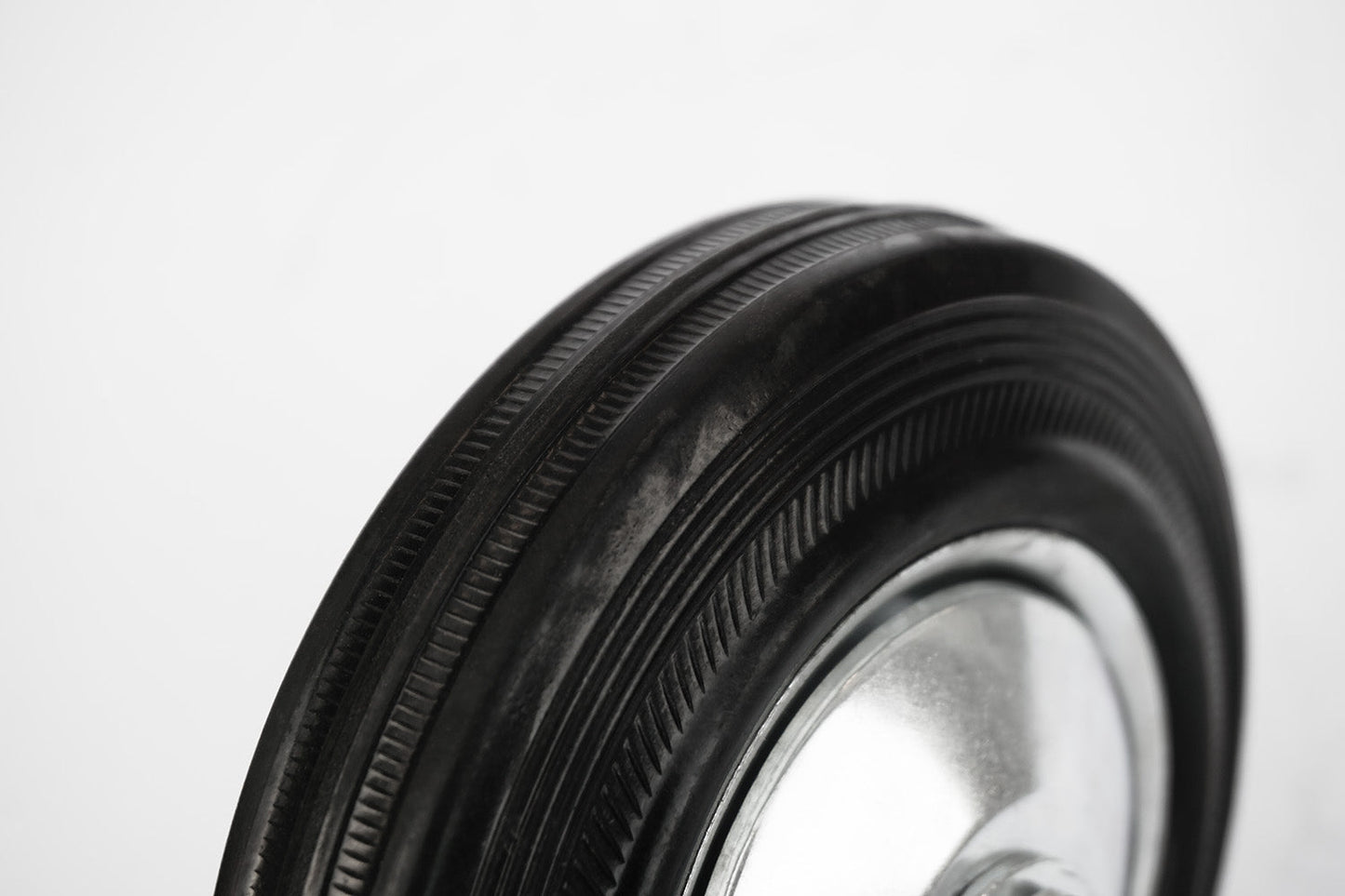Ø 125 mm | Bockrolle ohne Bremse: Metallgummi, Befestigungsplatte, Wälzlager, Tragfähigkeit 100 kg | 4002-125